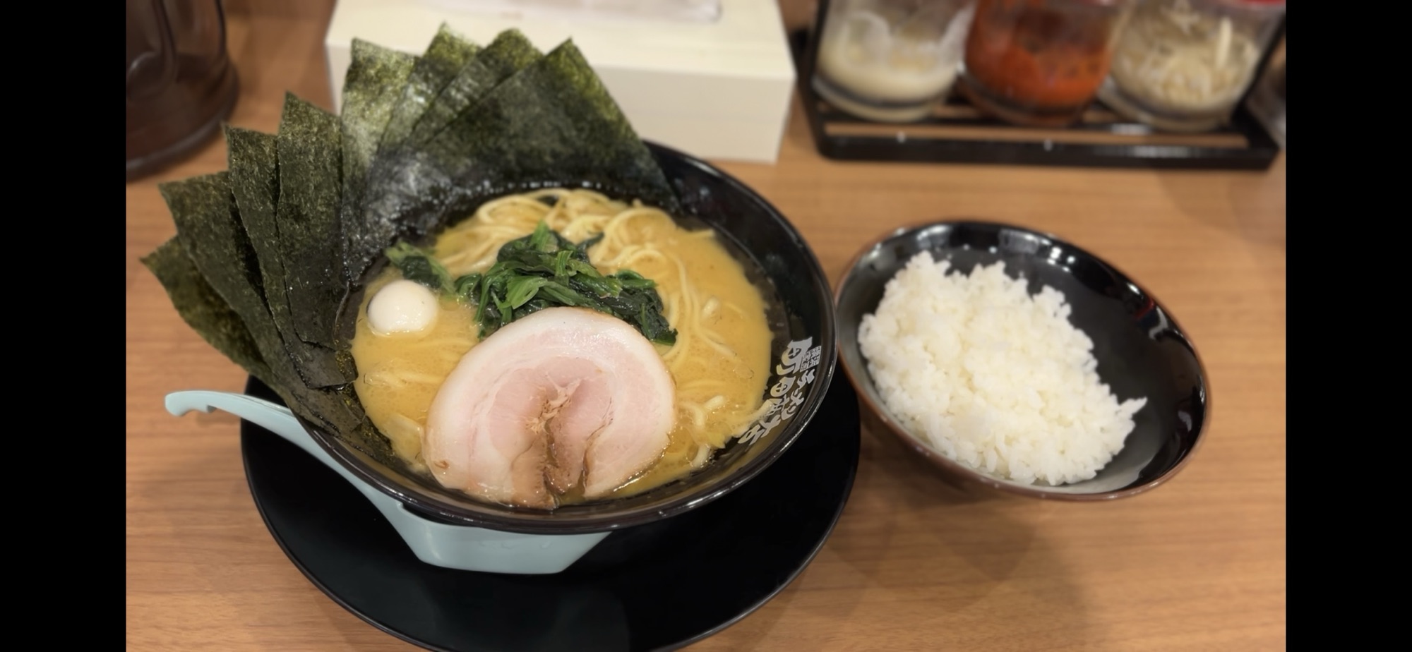 町田商店の豚骨醤油ラーメン